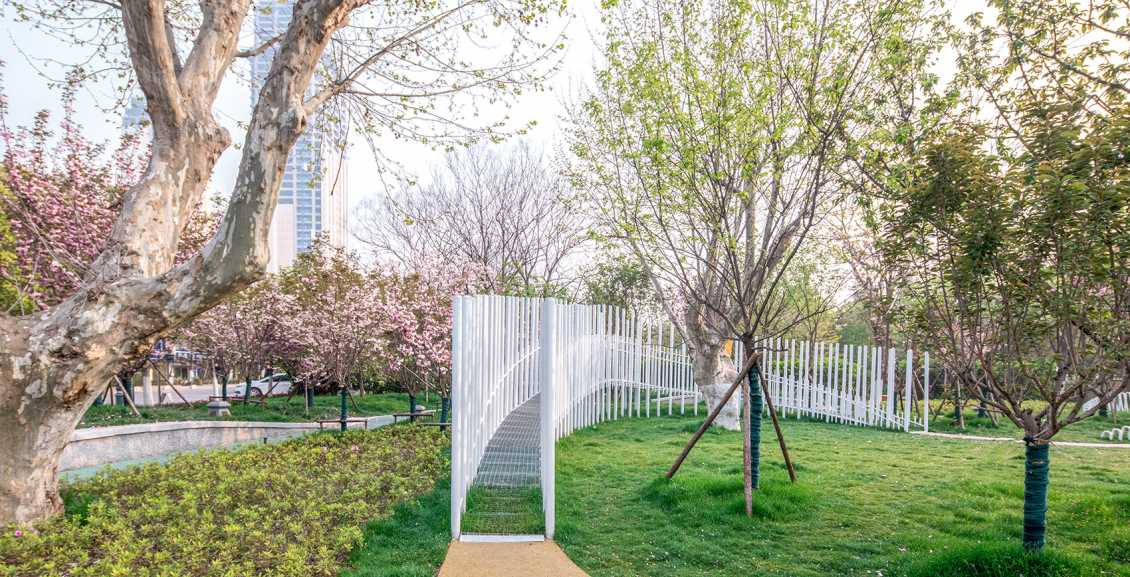 北京非标定制滑梯：如何保养不锈钢滑梯？